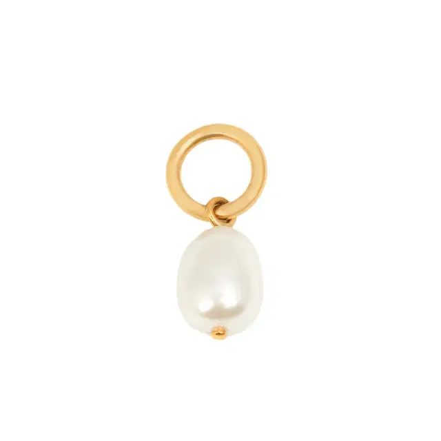 Chloé Alphabet pearl charm in pearl & brass