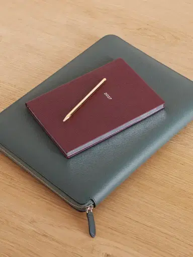 Smythson Panama Leather A4 Folder | Thumbnail 2 Smythson Panama Leather A4 Folder | Thumbnail 2