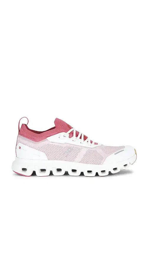 ON Cloud 6 Versa Sneaker