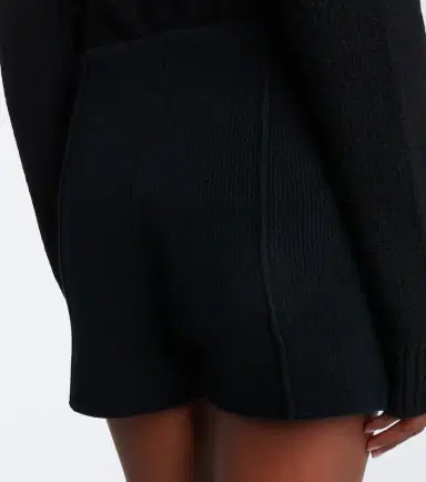 Jardin des Orangers Wool and cashmere shorts | Thumbnail 4