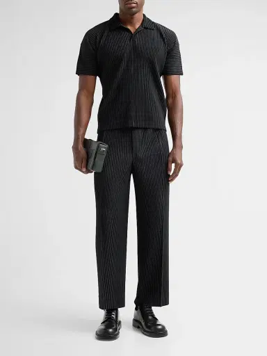Homme Plissé Issey Miyake Men's Pleated Knit Polo Shirt - Black | Thumbnail 2