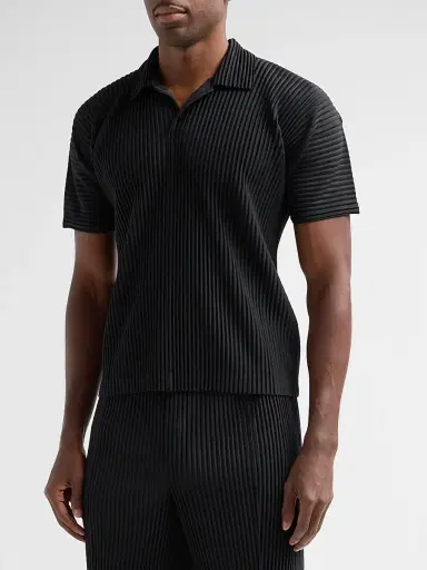 Homme Plissé Issey Miyake Men's Pleated Knit Polo Shirt - Black | Thumbnail 4