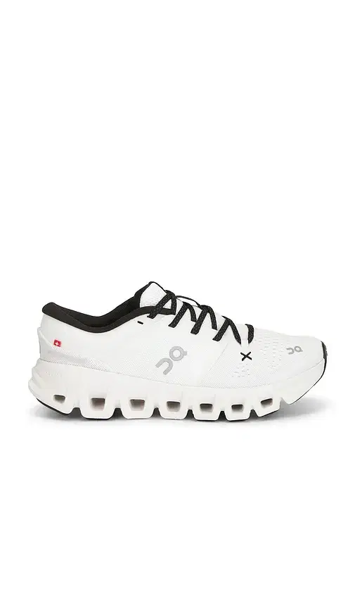 ON Cloud X 5 Sneaker