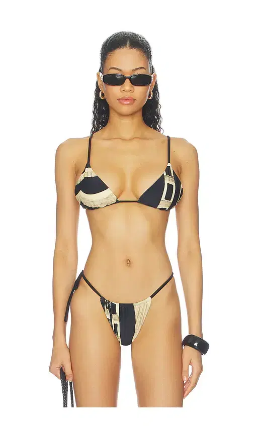 SIR. Sona String Triangle Top