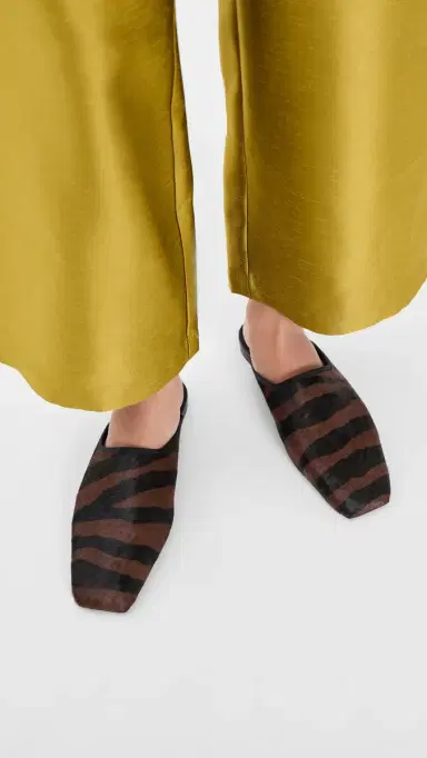Vince Dakota Fur Mules | Thumbnail 3