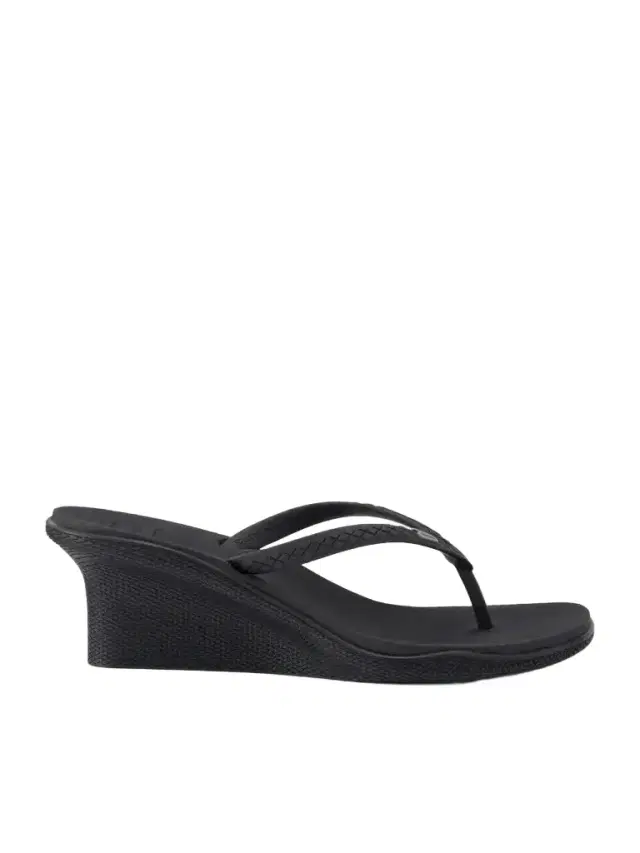 Bloumme Pilar Recycled Thong Sandals