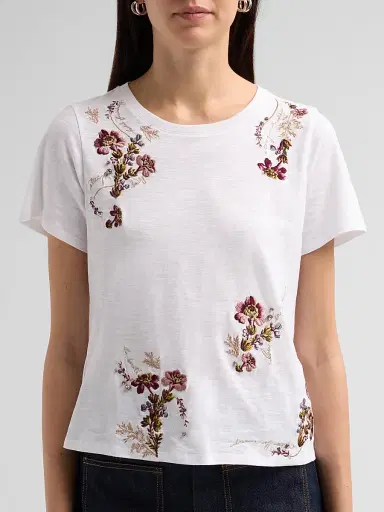Cinq à Sept Women's Loveletter Floral Embroidered Cotton T-Shirt - White Multi | Thumbnail 5