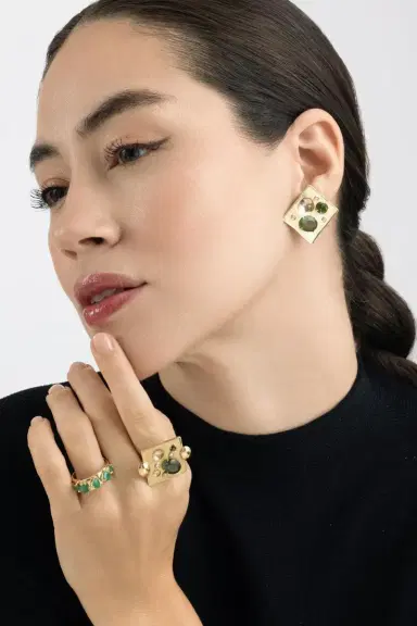 CAROL KAUFFMANN Green Tourmaline Rocks Pedrita Earrings | Thumbnail 2 CAROL KAUFFMANN Green Tourmaline Rocks Pedrita Earrings | Thumbnail 2