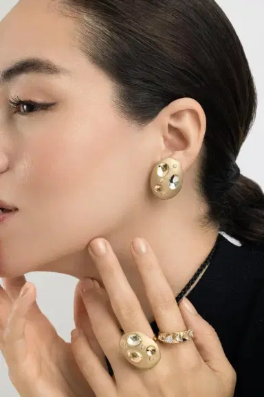 CAROL KAUFFMANN Diamond Rocks Flinstones Monochromatic Earrings | Thumbnail 2