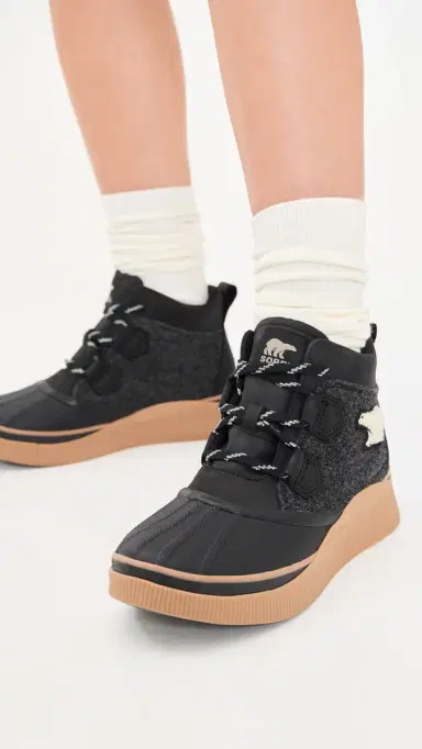 Sorel Out N About IV Classic Waterproof Boots Black | Thumbnail 3 Sorel Out N About IV Classic Waterproof Boots Black | Thumbnail 3