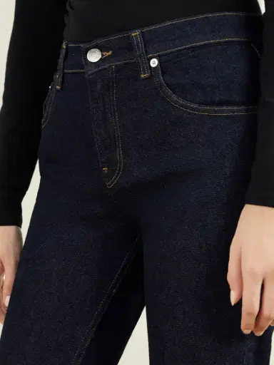 Haikure Chewy Slim-leg Jeans | Thumbnail 5