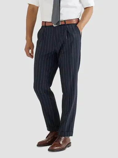 Brunello Cucinelli Men's Super 150s Virgin Wool Wide Chalk Stripe Batavia Trousers with Pleats | Thumbnail 4 Brunello Cucinelli Men's Super 150s Virgin Wool Wide Chalk Stripe Batavia Trousers with Pleats | Thumbnail 4