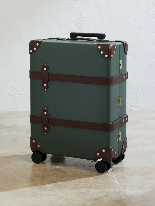 Globe-Trotter Centenary Leather Carry-On Suitcase - Men