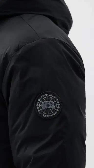 Canada Goose Lodge Black Disc Hooded Jacket | Thumbnail 6 Canada Goose Lodge Black Disc Hooded Jacket | Thumbnail 6