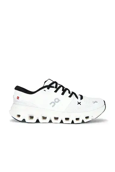 ON Cloud X 5 Sneaker