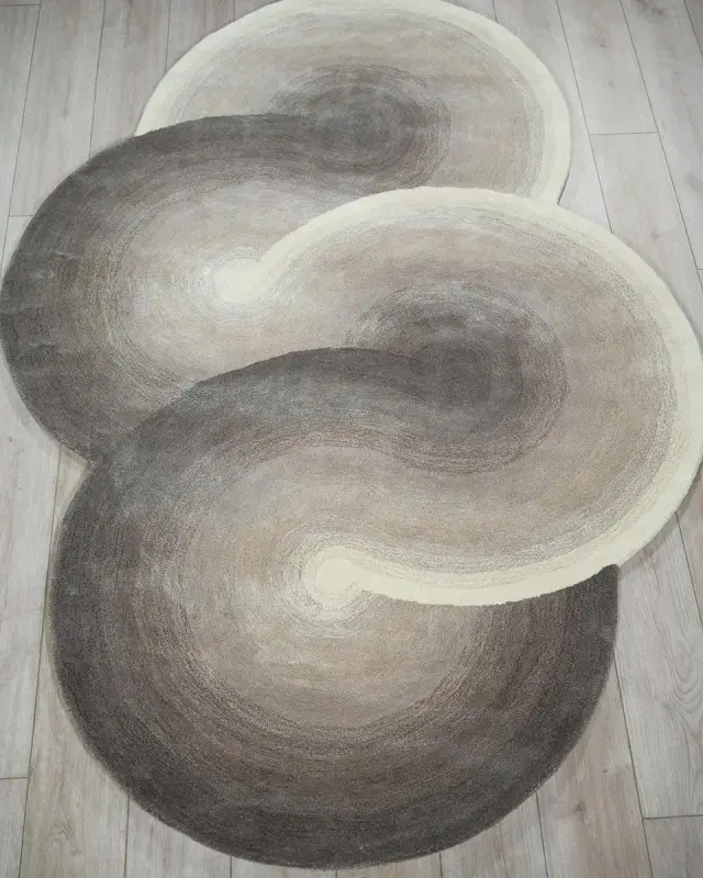 Exquisite Rugs Mitomo Hand-Tufted Charcoal & Ivory Shaped Rug