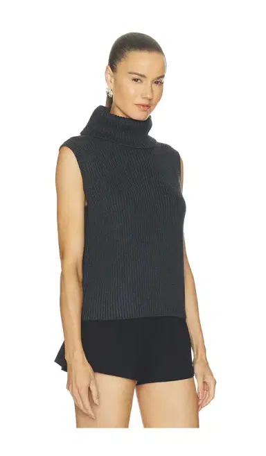 Lovers and Friends Keris Turtle Neck Vest | Thumbnail 2
