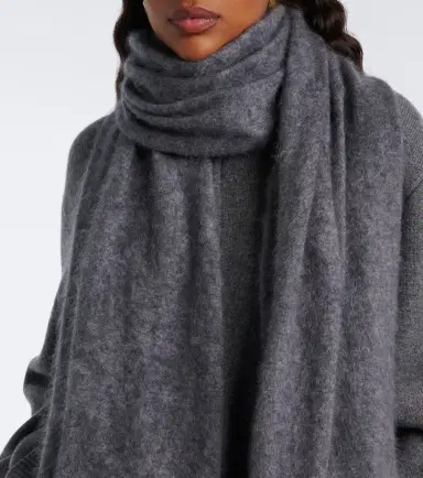 Lisa Yang Brushed cashmere scarf | Thumbnail 5