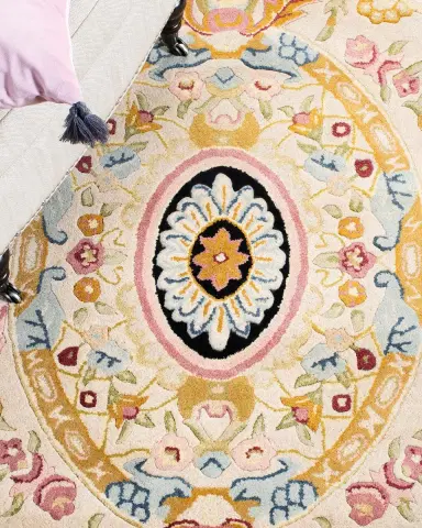 Safavieh Feather Medallion Rug | Thumbnail 2