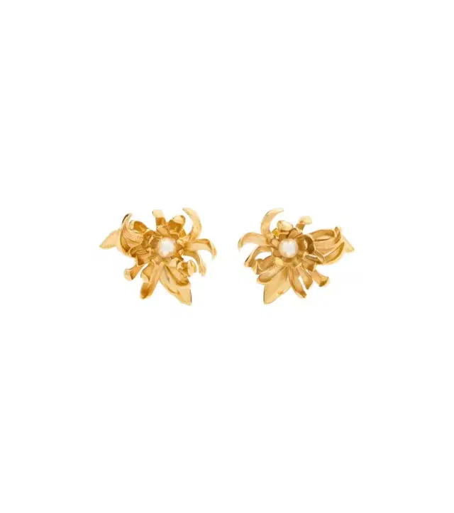 Oscar de la Renta Chrysanthemum faux-pearl stud earrings