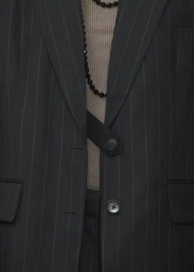 WE-AR4 The Diana Pinstriped Single-Breasted Blazer | Thumbnail 5 WE-AR4 The Diana Pinstriped Single-Breasted Blazer | Thumbnail 5