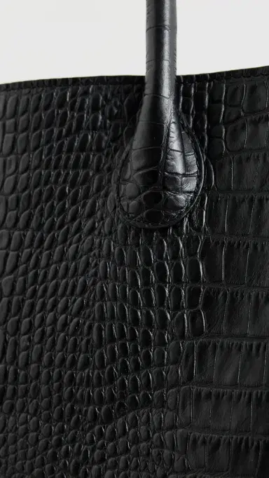 LIÉ STUDIO The Eva Weekend Tote Black Croc One Size | Thumbnail 5