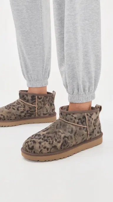 UGG Classic Ultra Mini Spotted Boots Chestnut | Thumbnail 3