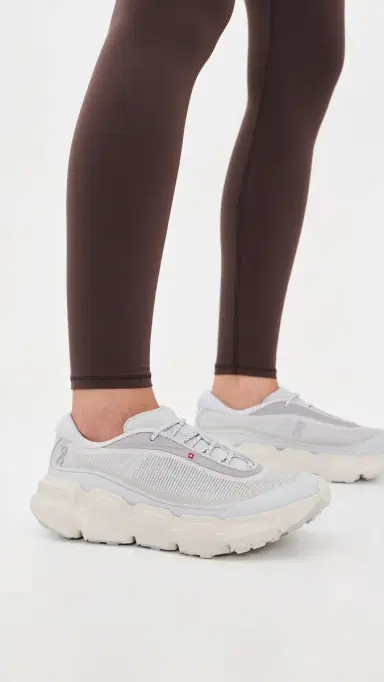 ON Cloudsoma Hike Sneakers Glacier/Pearl | Thumbnail 3