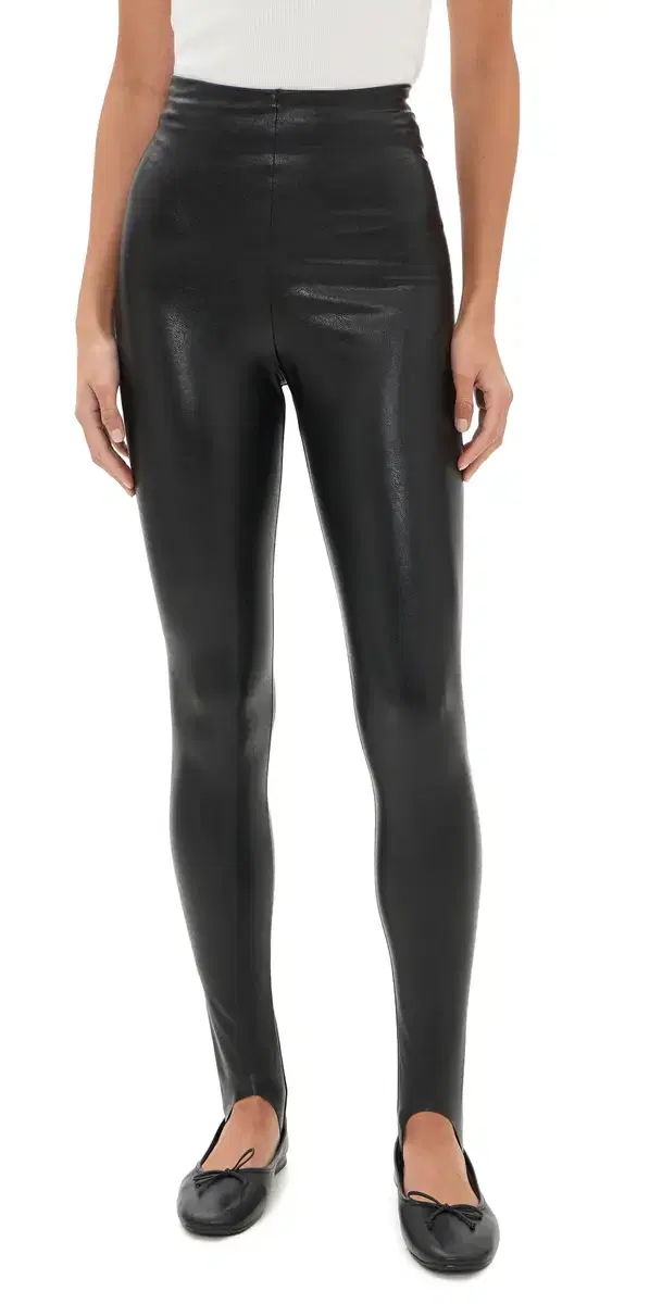 Commando Faux eather Stirrup eggings Black