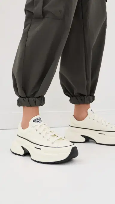 Converse Run Star Crush Low Top Sneakers | Thumbnail 3