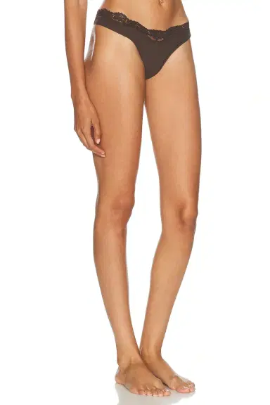 Skims Fits Everybody Lace Dip Thong | Thumbnail 2