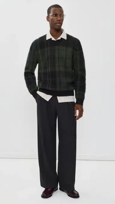 Barbour Hunham Tartan V Neck Sweater Black | Thumbnail 5