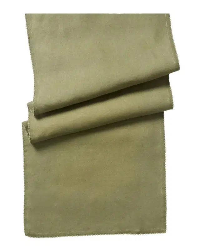 Juliska Berry Scallop Table Runner, 18" x 90"