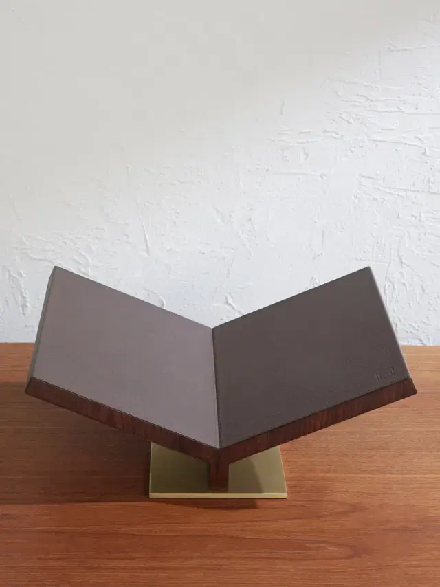 ASSOULINE Collector Classic Leather and Wood Bookstand - Men