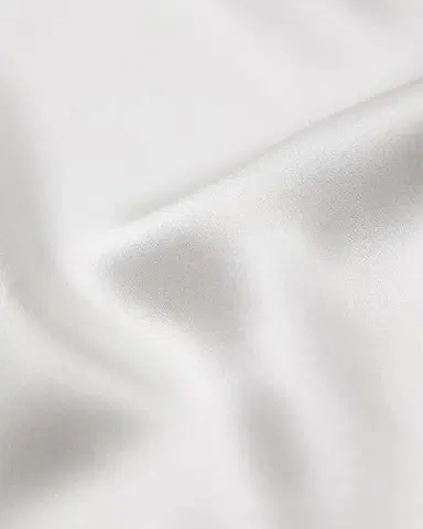 Brioni Men's Hand-Rolled Silk Pocket Square | Thumbnail 3