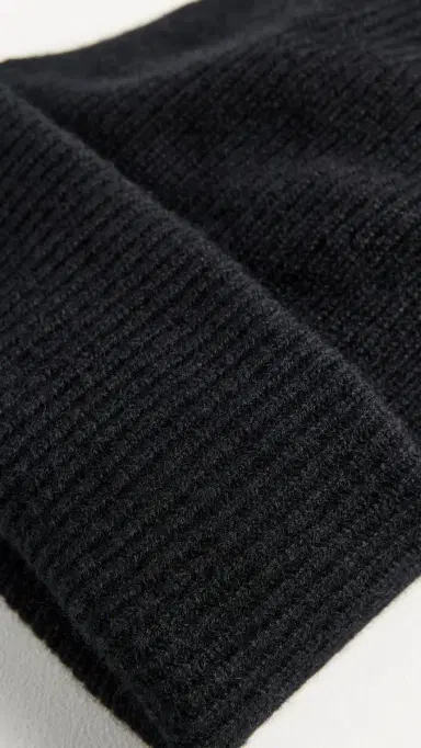Lisa Yang Stockholm Cashmere Beanie Black One Size | Thumbnail 4