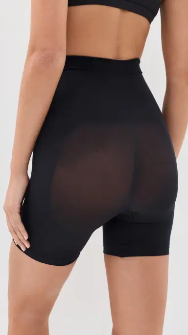 Skims Mid Thigh Shorts | Thumbnail 3