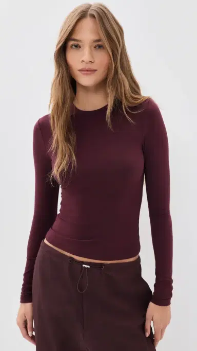 Skims Long Sleeve T-Shirt Currant | Thumbnail 2