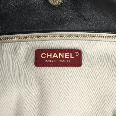 Chanel Chanel Maxi CC Cabas Hobo Bag Black Calfskin Gold Hardware | Thumbnail 9