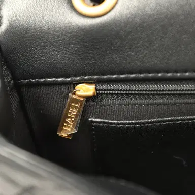 Chanel Chanel Medium Flap Bag Black Shiny Lambskin Antique Gold Hardware | Thumbnail 10