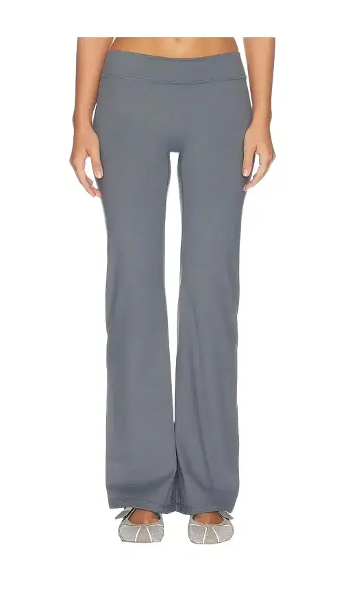 WellBeing + BeingWell WellBeing + BeingWell Flowwell Niko Pant