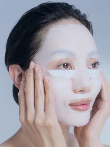 CLÉ DE PEAU BEAUTÉ Brightening Mask Supreme | Thumbnail 4 CLÉ DE PEAU BEAUTÉ Brightening Mask Supreme | Thumbnail 4