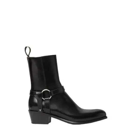 Fendi Two metal rings give the Double O ankle boot its