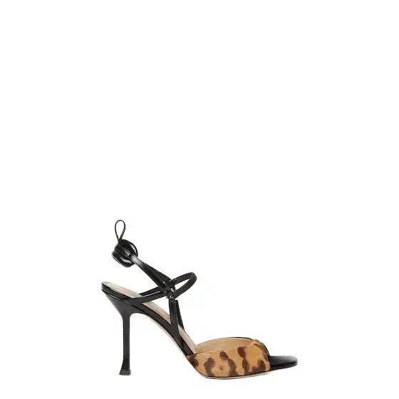 Fendi Streamlined, feminine Very Colibrì sandals with narrow