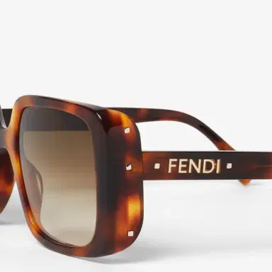 Fendi In the Soul glasses, identity becomes structure | Thumbnail 3