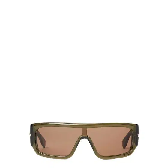 Fendi Graphic volumes and sculptural lines ensure