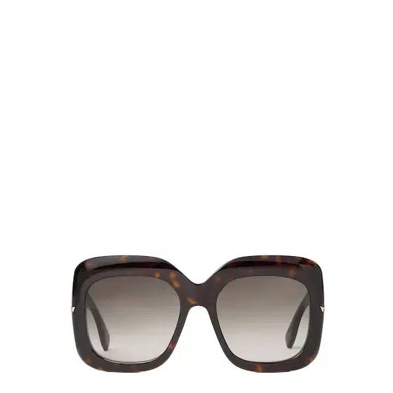 Fendi Graphic volumes and sculptural lines bring star status