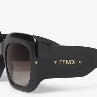 Fendi Graphic volumes and sculptural lines bring star status | Thumbnail 3