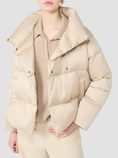 Weekend Max Mara Women's Short Down Jacket in Technical Satin - Sand | Thumbnail 4