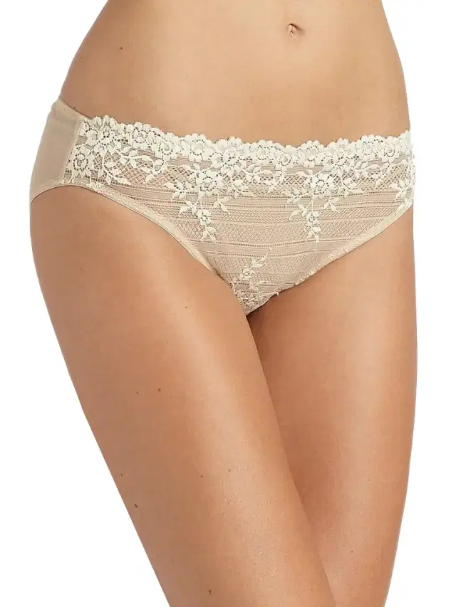 Wacoal Women's Embrace Lace Bikini Briefs - Natural - Size XL